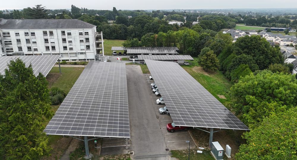 Ombrières photovoltaïques d’un hôpital